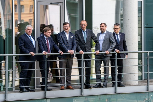 Ukrainischer Außenminister Dmytro Kuleba beim Fraktionsvorsitzenden der CDU/CSU
