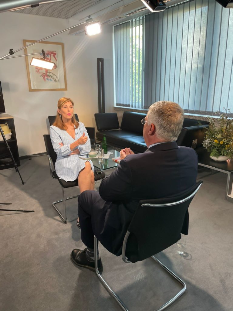 Interview mit Sharyl Attkinson für Fullmeasure News