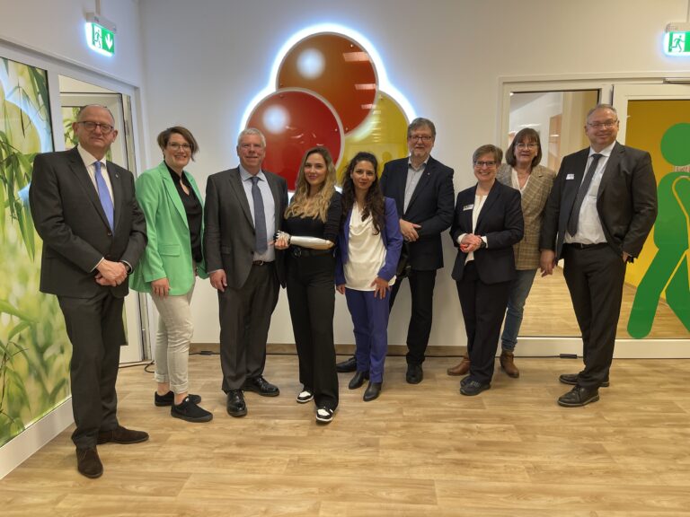 Eröffnung des Blutplasma-Spendezentrums in Elberfeld