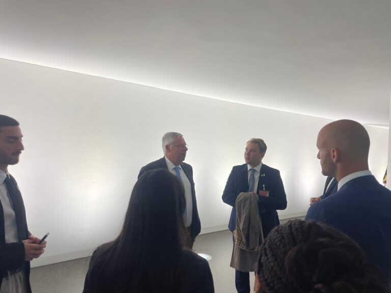 Spontanes Treffen einer DIG-Delegation
