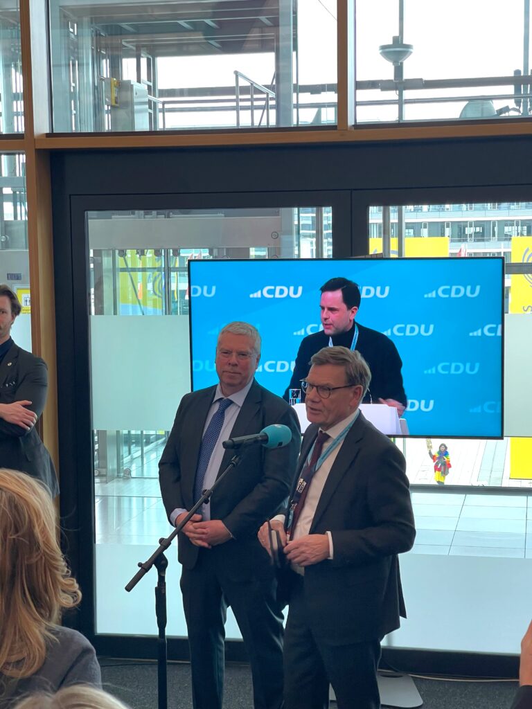 International Lunch mit dem Außenminister