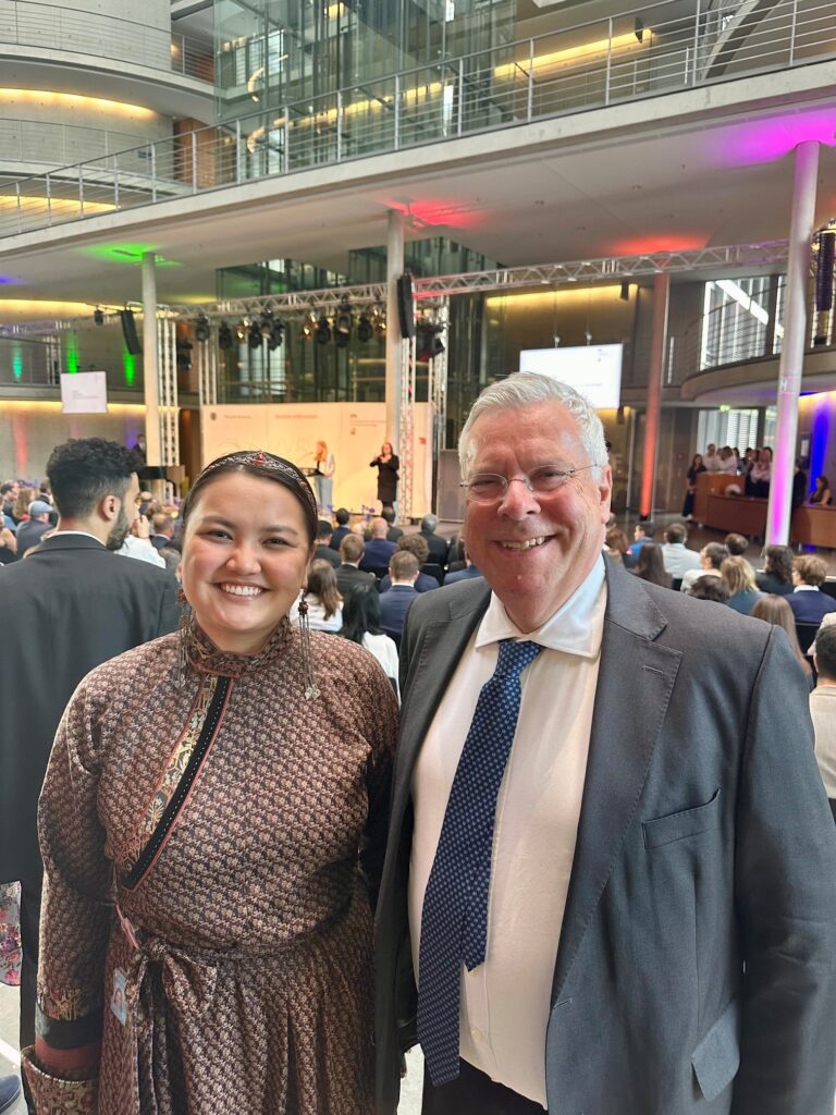 Kultureller Austausch beim IPS-Empfang in im Bundestag in Berlin